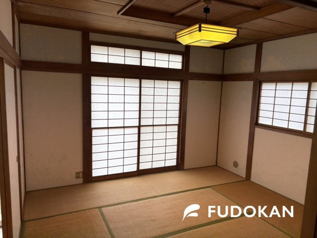 山形市平清水【中古住宅】の和室|１階の和室は客間としてもお子様のプレイルームとしてもご活用頂けます。将来は寝室としても利用でき二階に上がらず生活導線を作ることができ大変重宝するスペース！