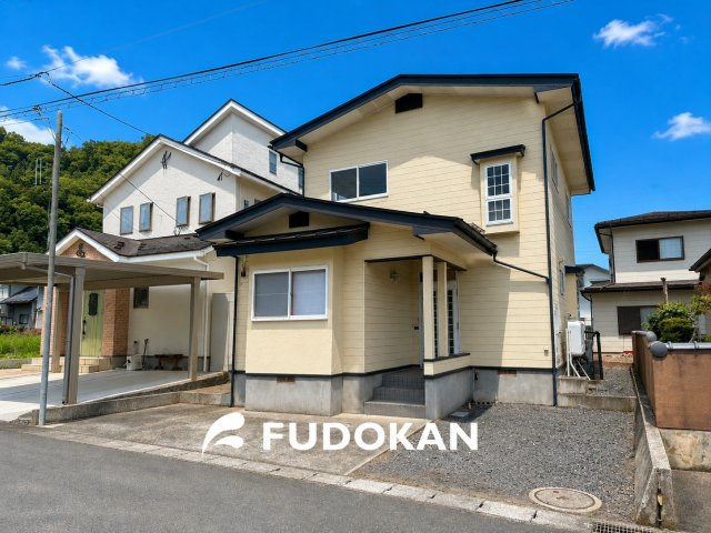 山形市平清水【中古住宅】の外観|駐車場２台可能です。現地外観写真！内覧予約受付中です！