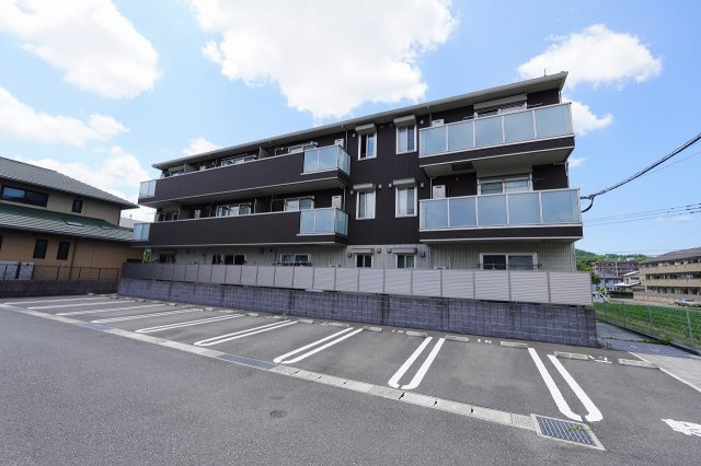 北九州市小倉南区南方２丁目のアパートの外観