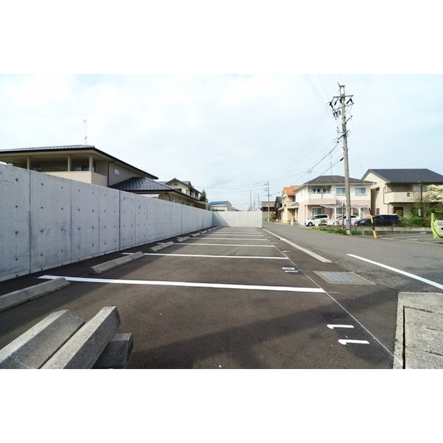 岐阜市西荘２丁目の駐車場の駐車場