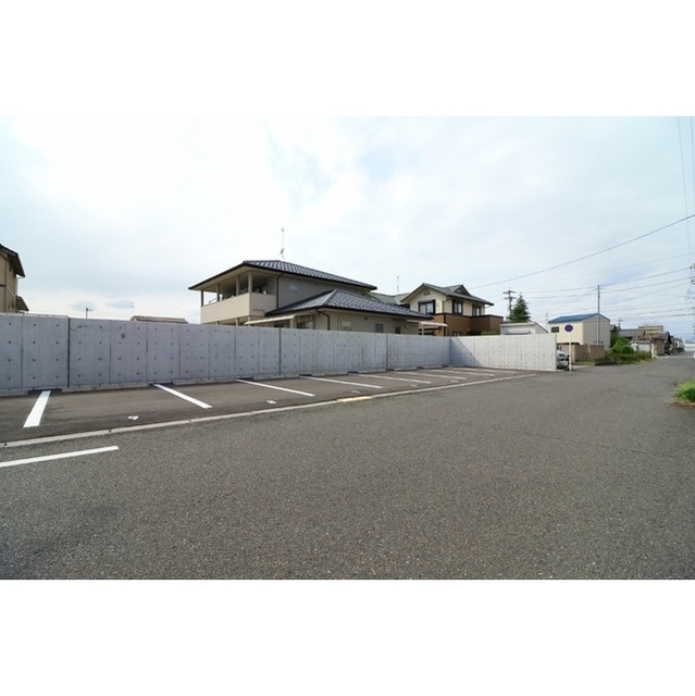 岐阜市西荘２丁目の駐車場の駐車場