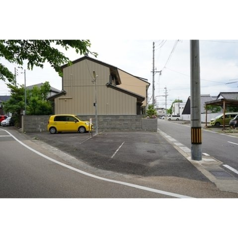 岐阜市白木町の駐車場の駐車場