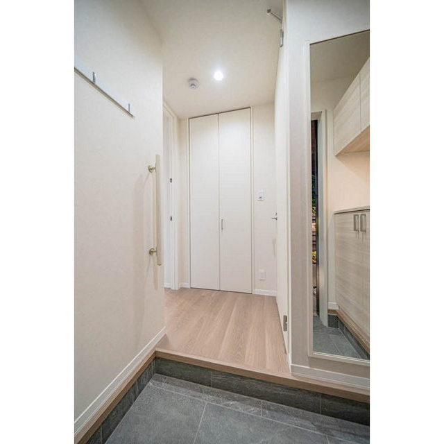 各務原市那加昭南町の賃貸マンションの玄関