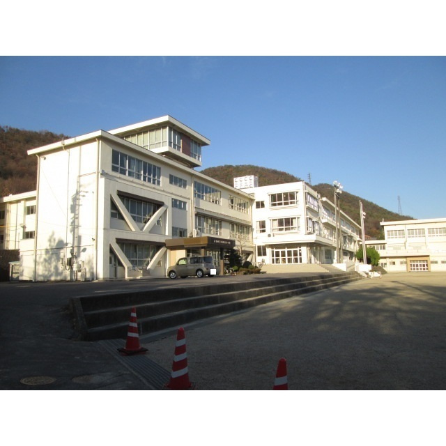 シャンテ　ブリーズの周辺|鵜沼中学校
