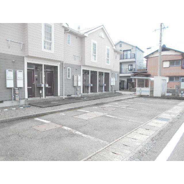 プレジオ２１の駐車場