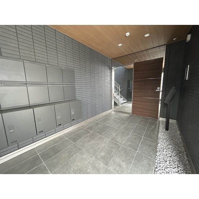 ＤｉｏｓＰｅｒｓｉｍｍｏｎ長泉Ⅱ棟のエントランス