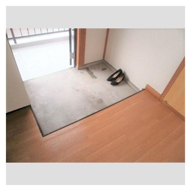 タカギアパートの玄関