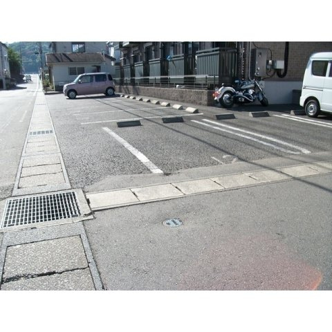 グランセジュールの駐車場
