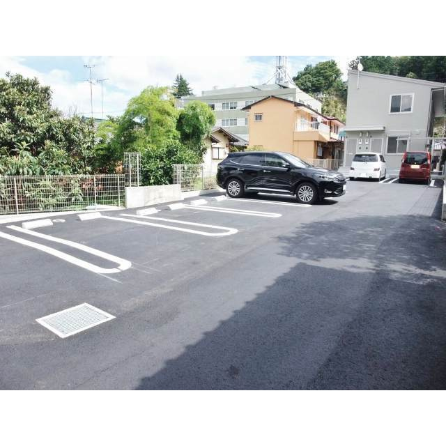 ＹＥＢＩＳＵ　Ⅱの駐車場