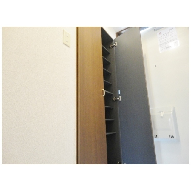 ビヴァシティ函南の設備|靴箱