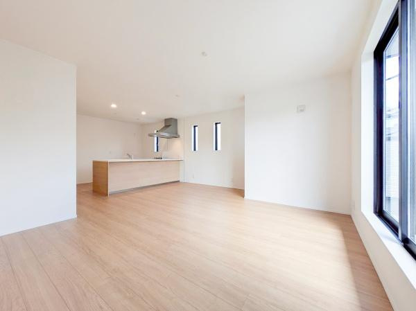 川崎市中原区小杉陣屋町１丁目の新築一戸建の居間・リビング|自慢したくなるリビング！
形も良く家具の配置にも困りません。