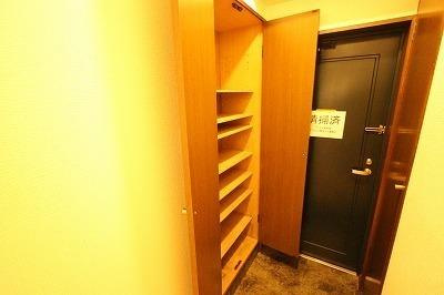 バレル中村の玄関