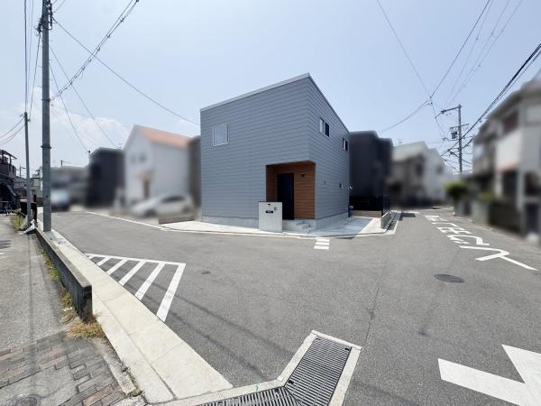 【前面道路含む現地写真】 | 周辺には、コンビニやスーパーなどの生活に便利な施設が揃っております♪