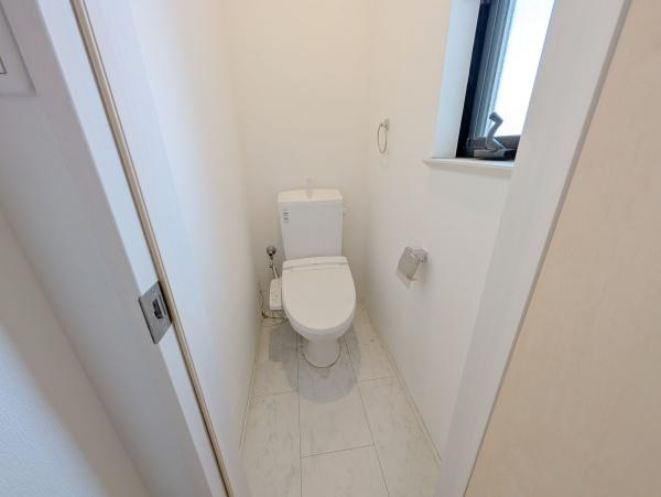 【トイレ】 | 1階2階どちらにもトイレがあるって本当に便利ですね。