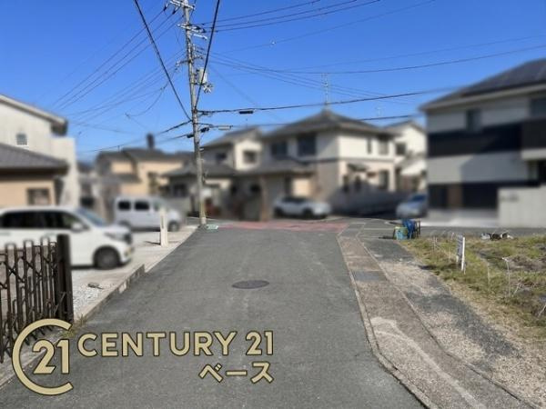 桜井市芝　一戸建の前面道路含む現地写真