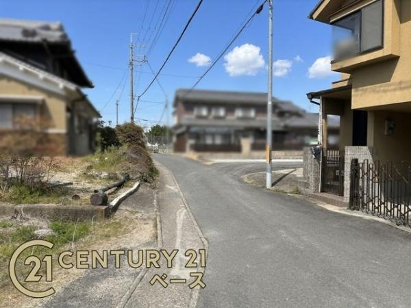 桜井市芝　一戸建の前面道路含む現地写真
