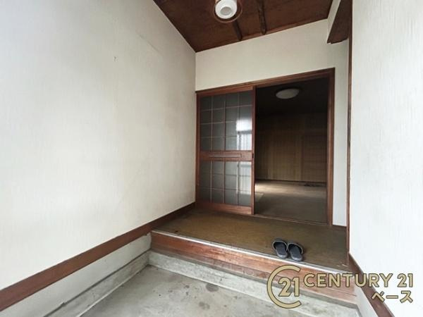 大和高田市南陽町の中古一戸建の玄関|■広くて明るい玄関！！