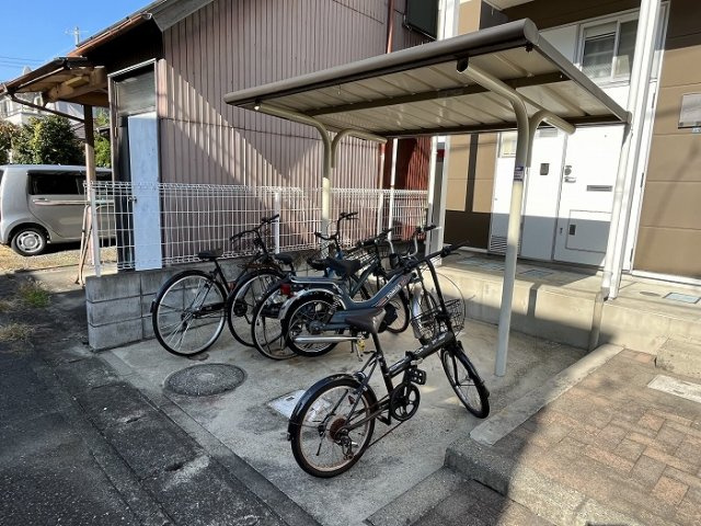 【その他】 | レオパレスカンパネラ | 駐輪場　原付＆自転車のみ駐輪可能