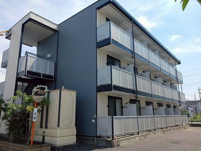 レオパレス東狭山ヶ丘の外観