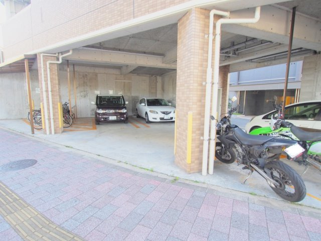 パルコーポ大須の駐車場