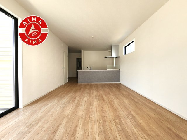福岡市早良区飯倉3丁目第6-2棟（1号棟）の居間・リビング|多くの時間を過すことになるリビングだからこそ、いつも穏やかな空間・解放感が味わえ毎日が充実します。