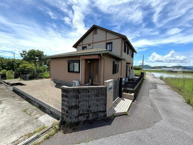 「駐車4台可×広々6LDK」南国市前浜　中古一戸建て