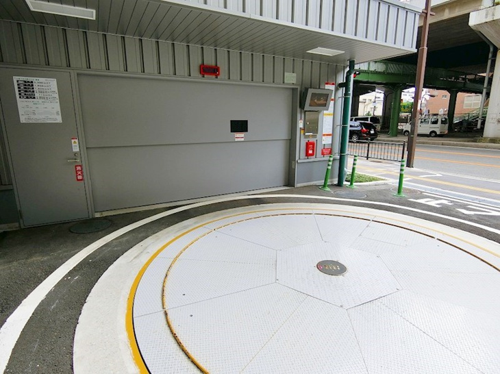 【駐車場】コンフォリア江坂 