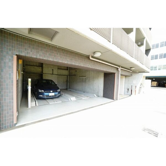 【駐車場】ドゥーエ江坂Ⅱ 