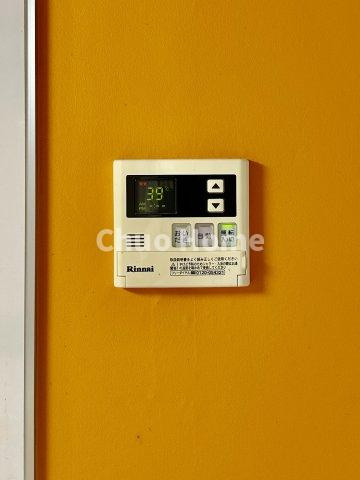 ライオンズマンション金町第5の発電・温水設備|【給湯リモコン】外での一日を忘れさせてくれるオートバス機能でお好みの湯量・温度に調整された浴槽。