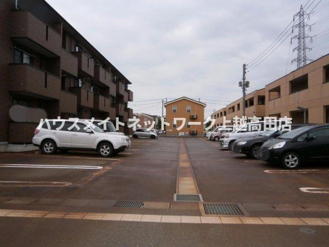 アイビスの駐車場|消雪付駐車場