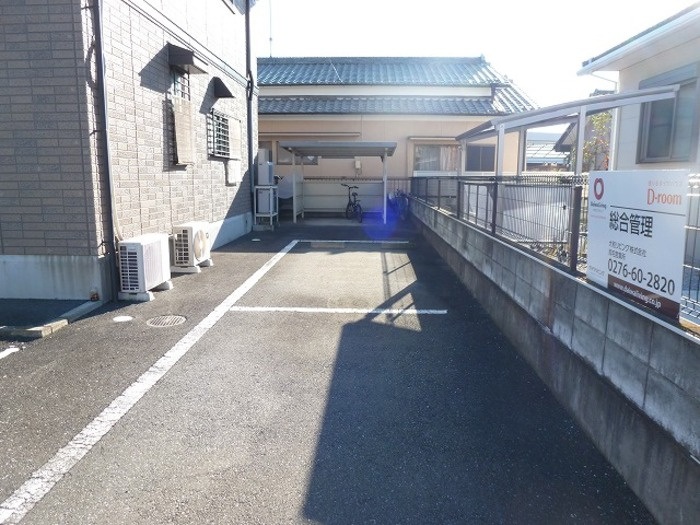 サンパティーク の駐車場