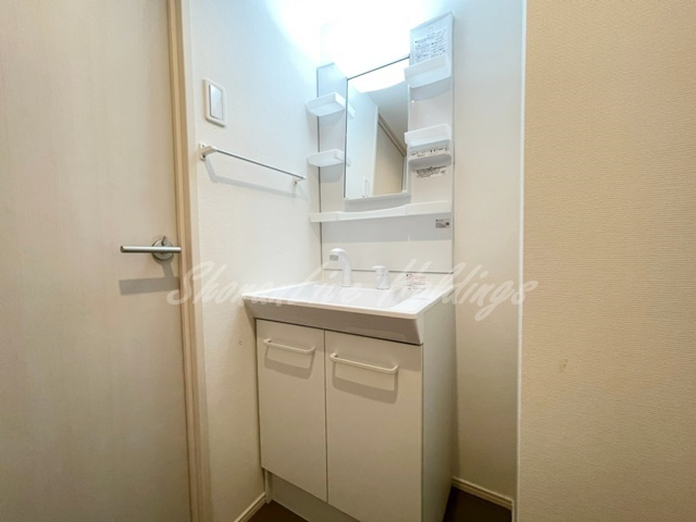 大和市上草柳１丁目の賃貸マンションの洗面所|明るい洗面所です