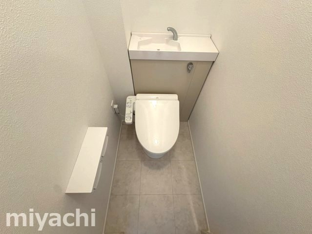 徳島市春日２丁目のアパートのトイレ