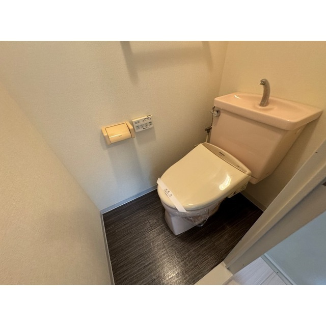 サニーエステートのトイレ|落ち着いたトイレです