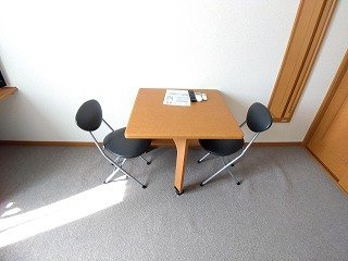 レオパレスボーリユトトロのその他|テーブル・椅子