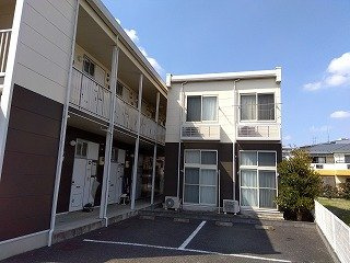 レオパレスボーリユトトロの外観|落ち着いた雰囲気の外観です