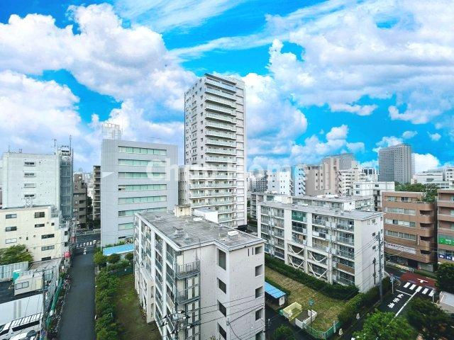 ニックアーバンハイム東陽町の展望|手を伸ばせば、ふれることが出来そうな環境が、そのままインテリアになったような印象です。その豊かな眺望にふさわしい空間には、通風・採光にも優れ、心地よい光と風があふれています