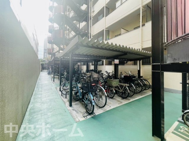 ニックアーバンハイム東陽町の駐輪場|【自転車置き場】最新の空き状況や費用などの詳細は担当スタッフまでお問い合わせください。