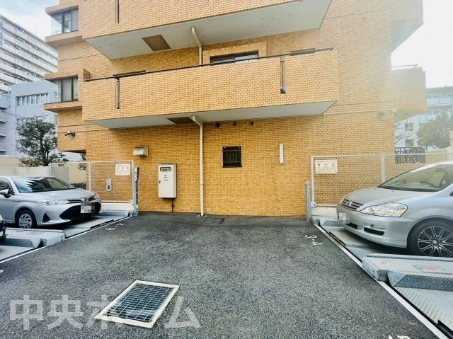 ニックアーバンハイム東陽町の駐車場|【敷地内駐車場】最新の空き状況や費用などの詳細は担当スタッフまでお問い合わせください。
