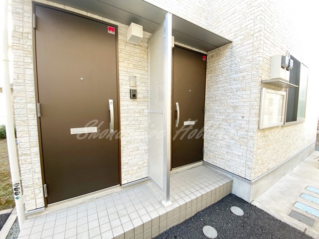 藤沢市辻堂元町５丁目のアパートのエントランス