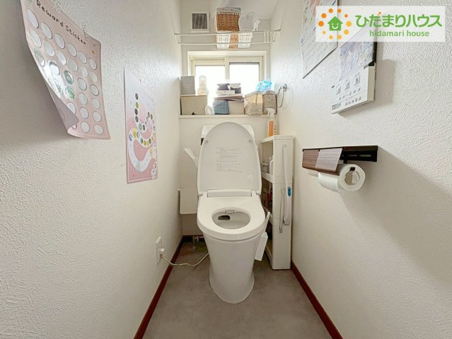 北茨城市関本町関本上　中古戸建のトイレ|1・2階にトイレあり。階段を降りなくてもいいので、高齢者の方も優しい☆彡