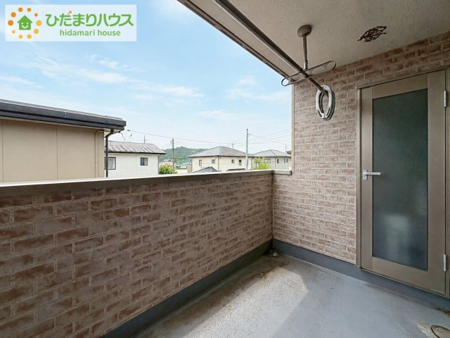 北茨城市関本町関本上　中古戸建のバルコニー|人気が高いインナーバルコニーを採用♪天候を気にせず洗濯物を干せ、紫外線も気にせずに済みます(*^^)v