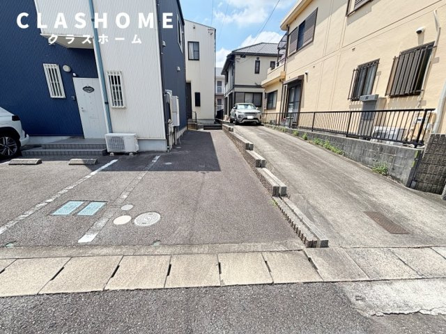 半城土中町戸建借家　A棟の駐車場