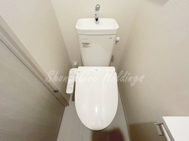 厚木市中町４丁目の賃貸マンションのトイレ