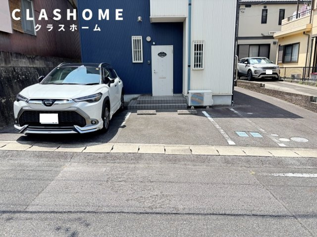 半城土中町戸建借家　B棟の駐車場