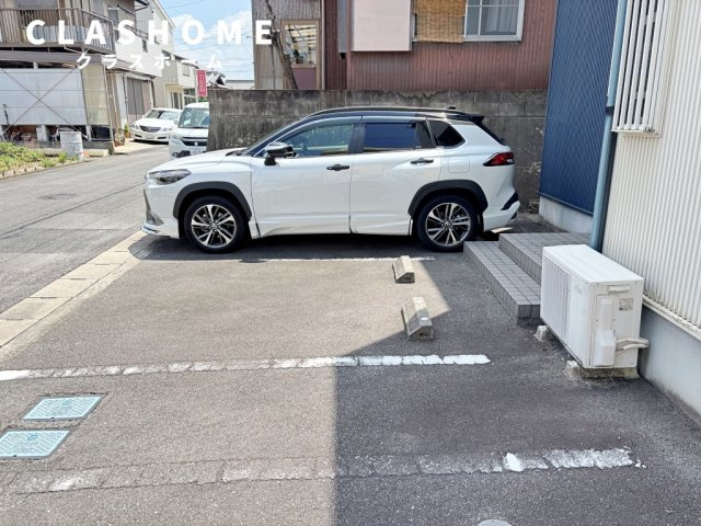 半城土中町戸建借家　B棟の駐車場