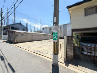 【前面道路含む現地写真】 | 浜寺石津町東５丁　売土地 | 周辺にはスーパーや薬局など、商業施設がそろっていますよ！とても住みやすい環境です