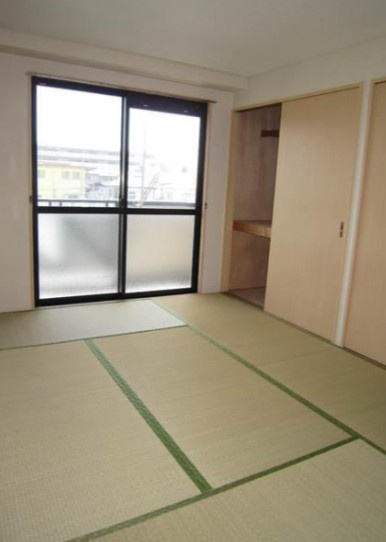 グローリメゾン原宿の和室