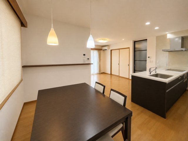 山武市美杉野4丁目　中古戸建の居間・リビング|※画像の一部はAIを用いて加工・編集しています。実際の状況と異なる場合がありますので、ご了承下さい。