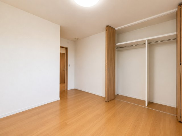 山武市美杉野4丁目　中古戸建の洋室|※画像の一部はAIを用いて加工・編集しています。実際の状況と異なる場合がありますので、ご了承下さい。